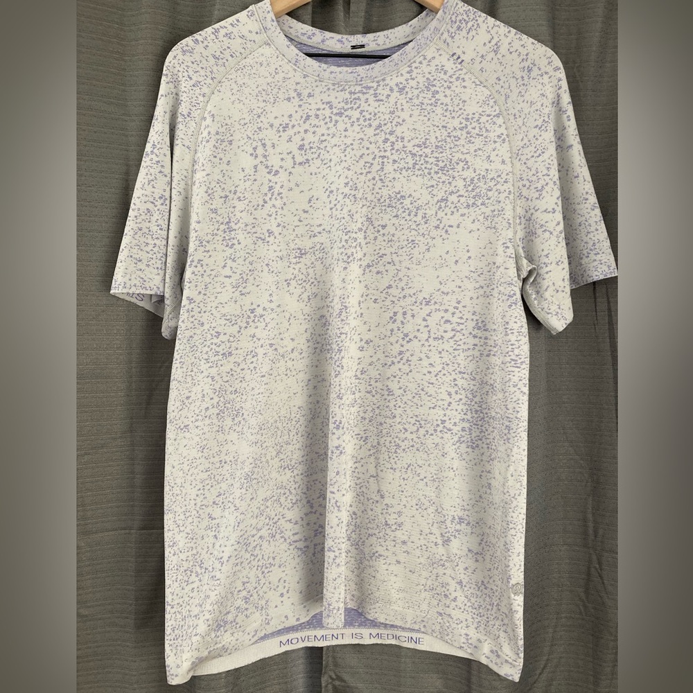 Lululemon tshirt